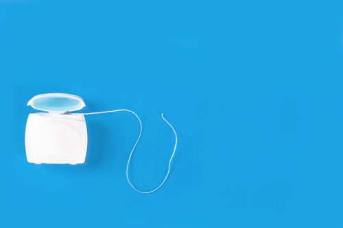 Is dental floss bad for your health? Discover what the latest study reveals.